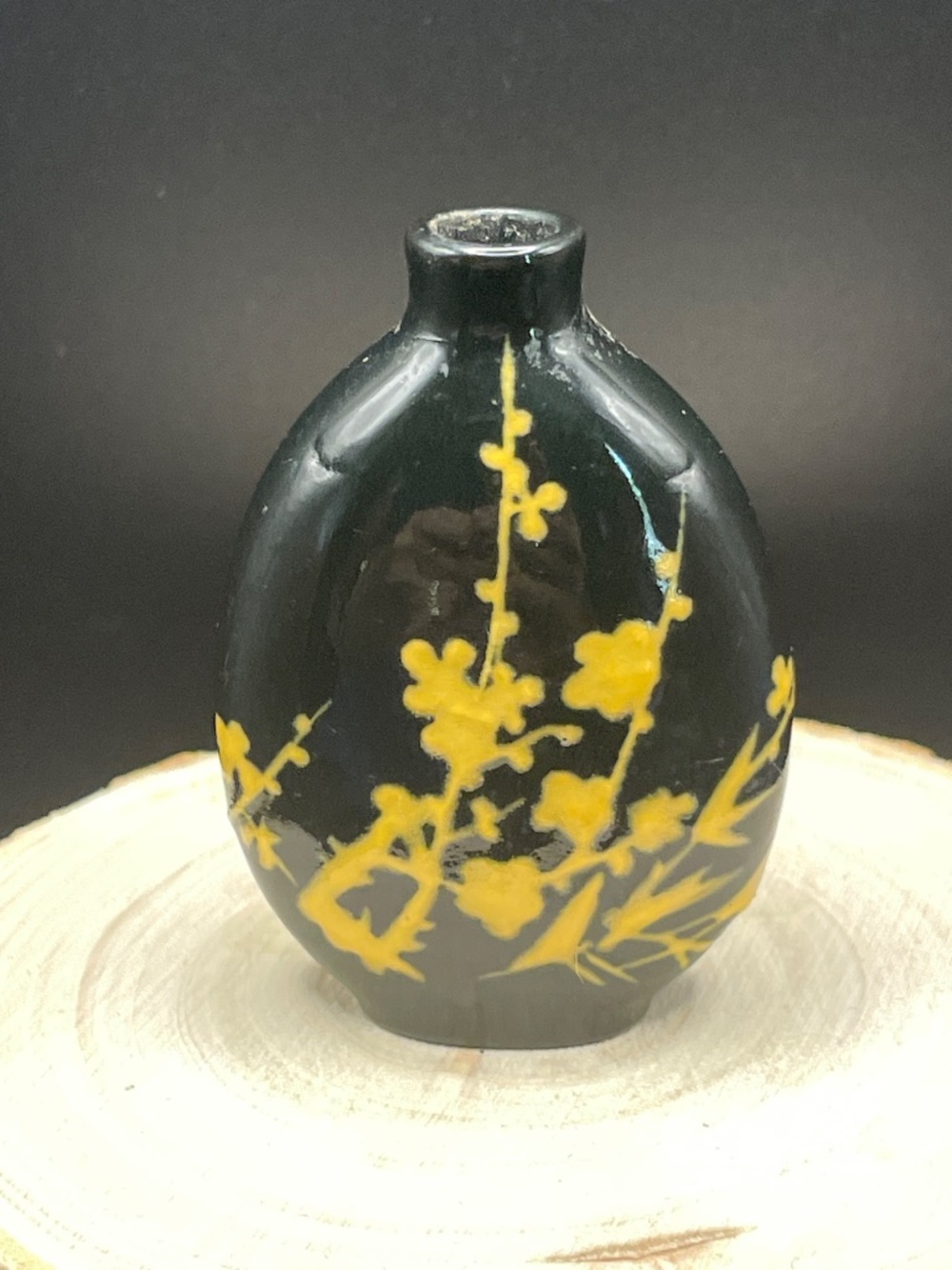 Vintage Black and Gold Chinoiserie Snuff Bottle